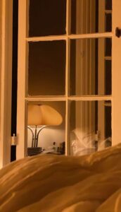 Simple Ways to Create a Cozy and Inviting Bedroom Atmosphere